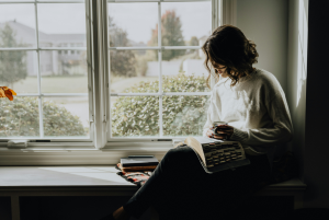 Representación de salud integrativa en odontología, promoviendo el bienestar bucal y general.